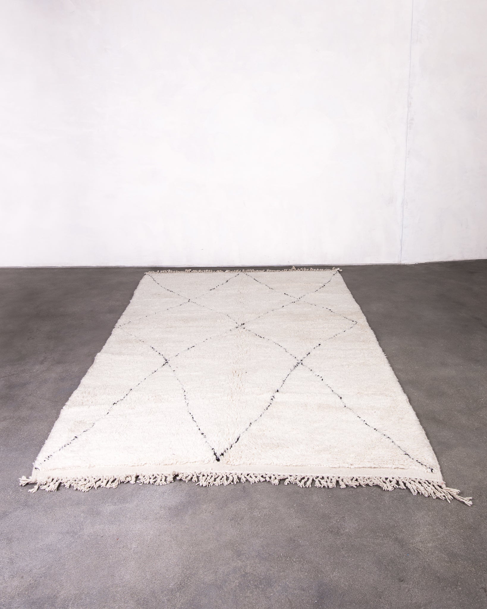 Modern designer handcrafted Berber rug from morocco Beniourain with beautiful colors and patterns